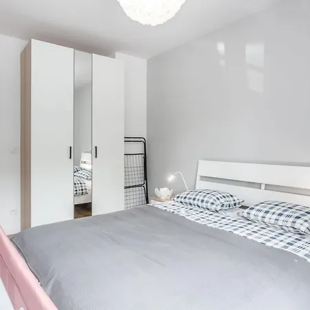 Apartmán Enjoy! Marywilska Varšava Exteriér fotografie